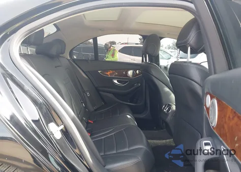 2015 Mercedes-Benz C-Class C 300 из США, поврежденный, VIN 55SWF4KB3FU005460